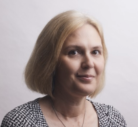 Lee-Ann Dippenaar headshot